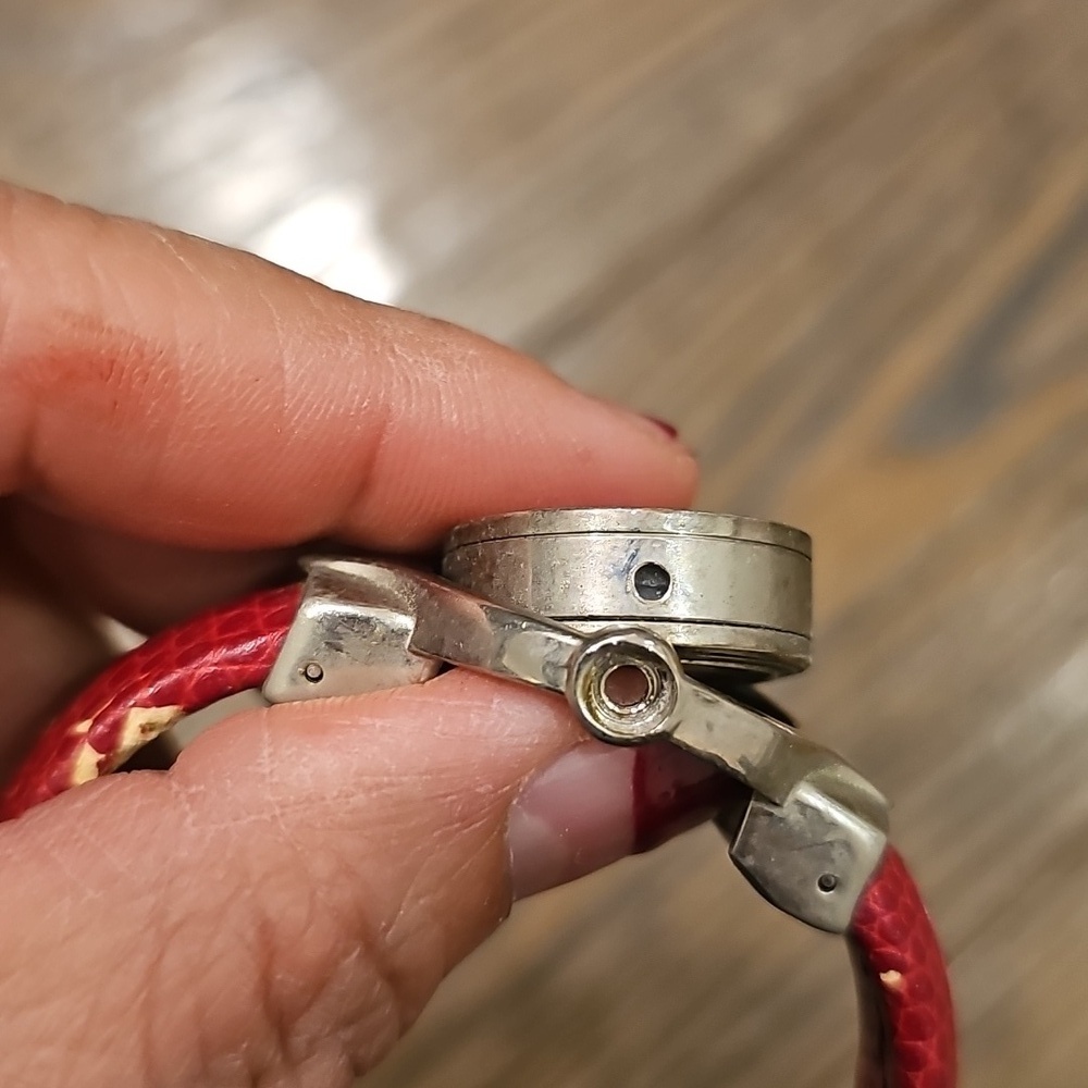 Vintage Gucci Watch - Picture 5 of 8